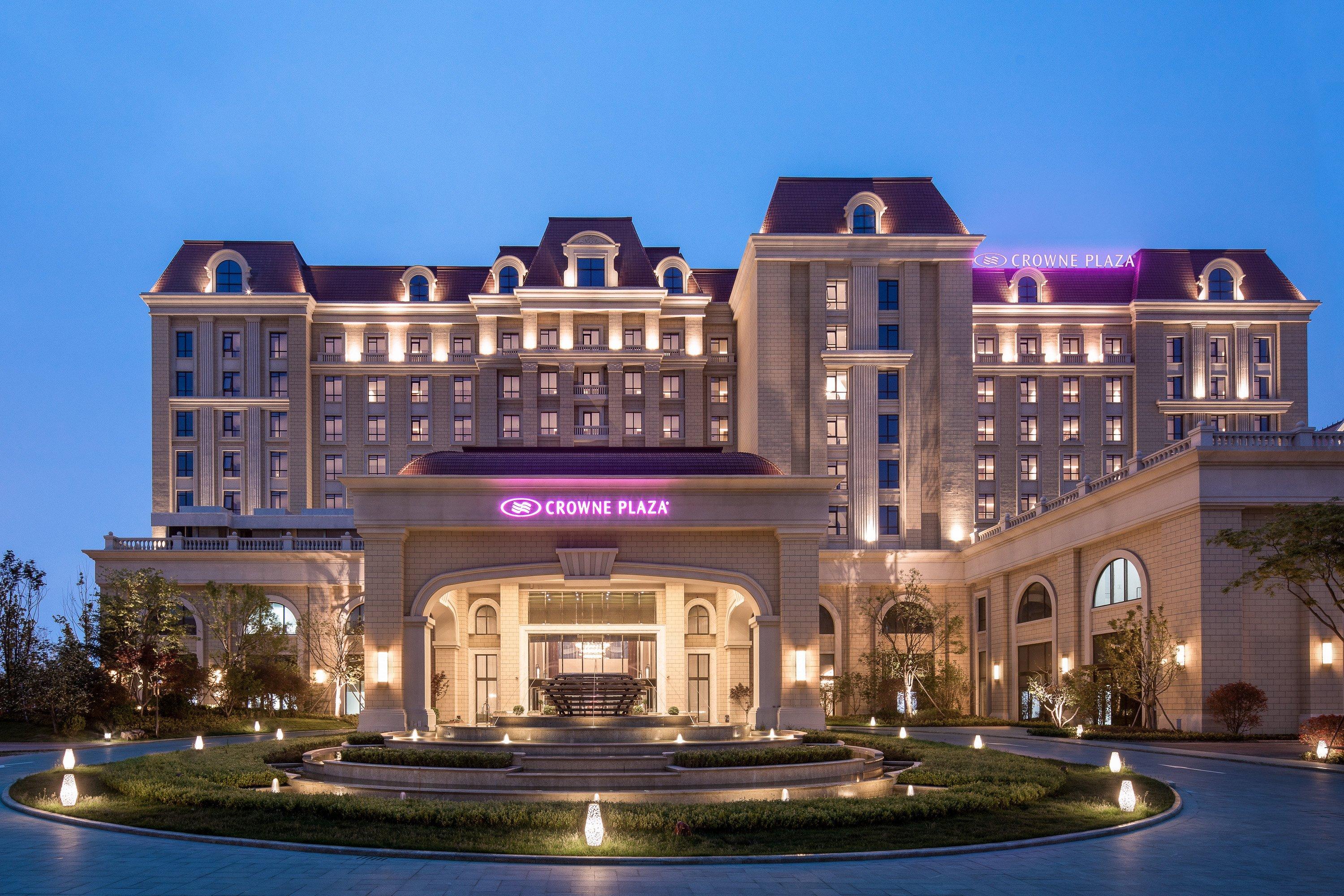 Готель Crowne Plaza Qingdaoorientalmoviemetropolis By Ihg Екстер'єр фото