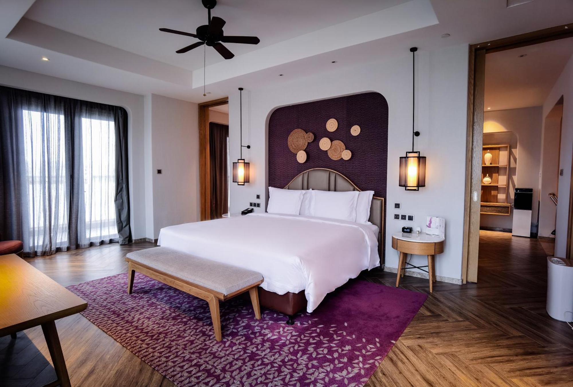 Готель Crowne Plaza Qingdaoorientalmoviemetropolis By Ihg Екстер'єр фото