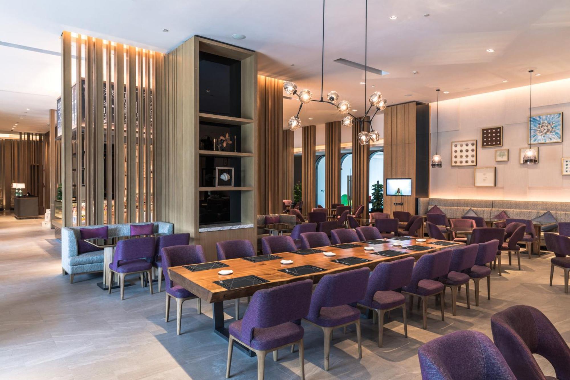 Готель Crowne Plaza Qingdaoorientalmoviemetropolis By Ihg Екстер'єр фото