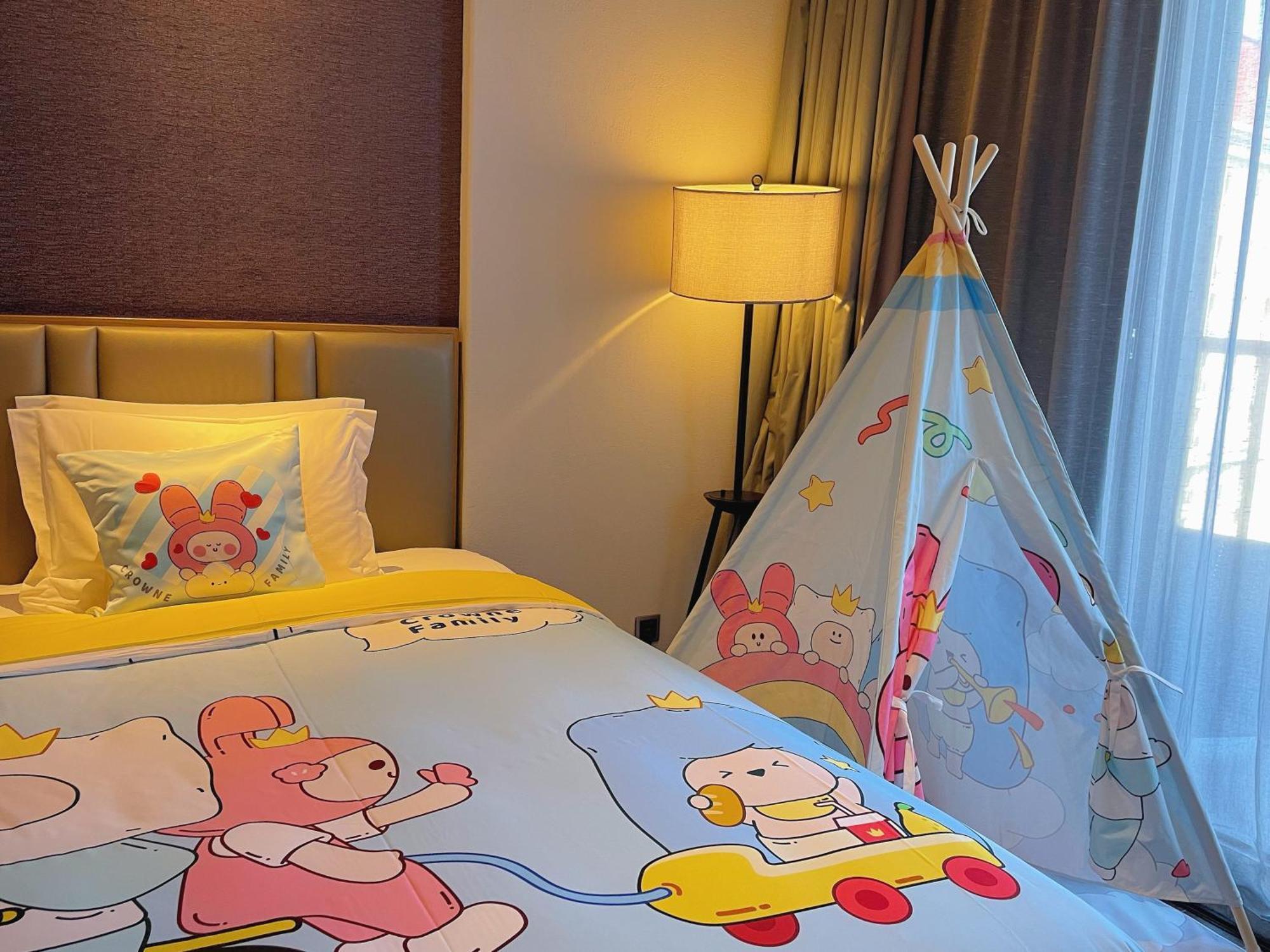Готель Crowne Plaza Qingdaoorientalmoviemetropolis By Ihg Екстер'єр фото