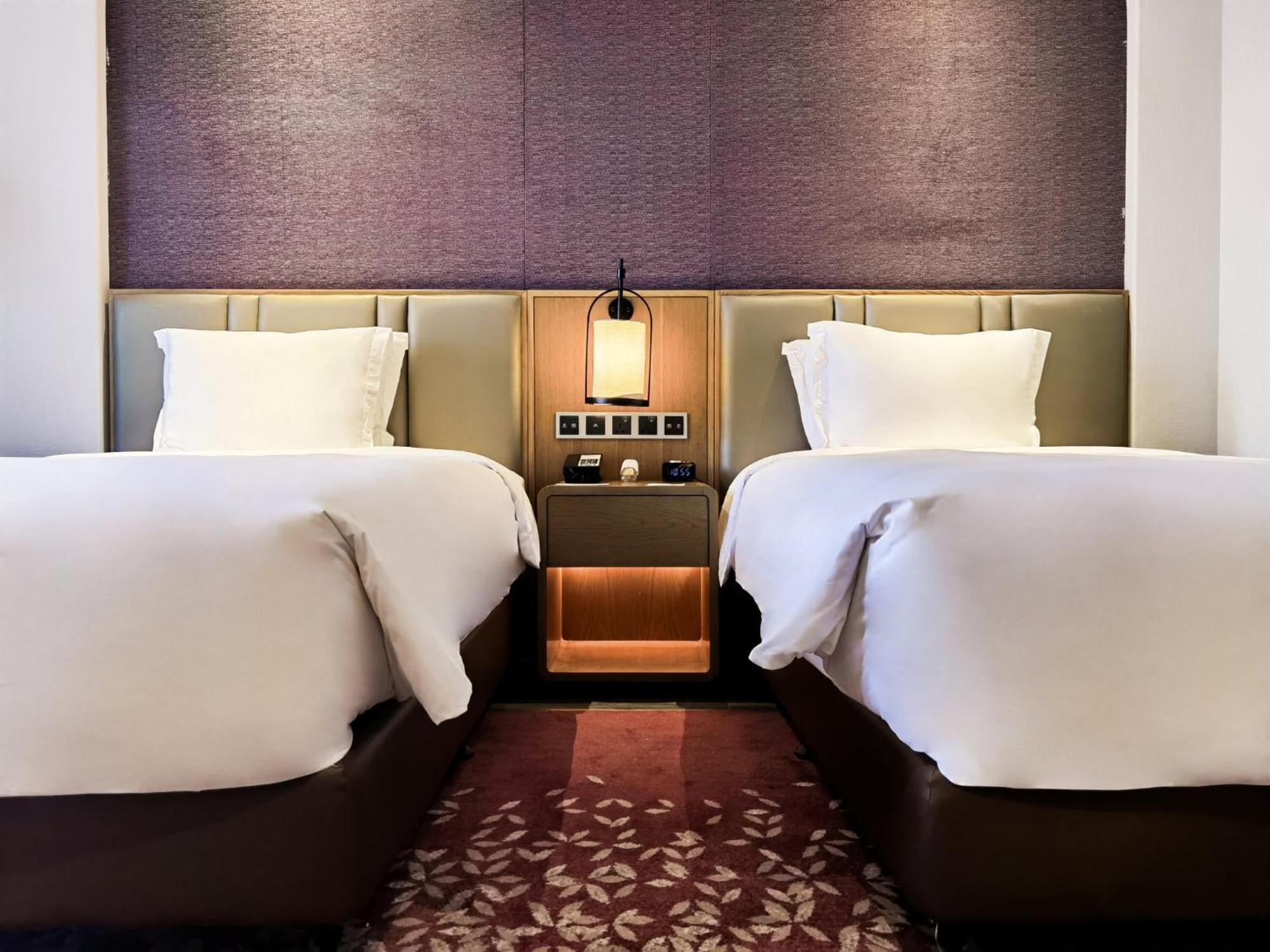 Готель Crowne Plaza Qingdaoorientalmoviemetropolis By Ihg Екстер'єр фото